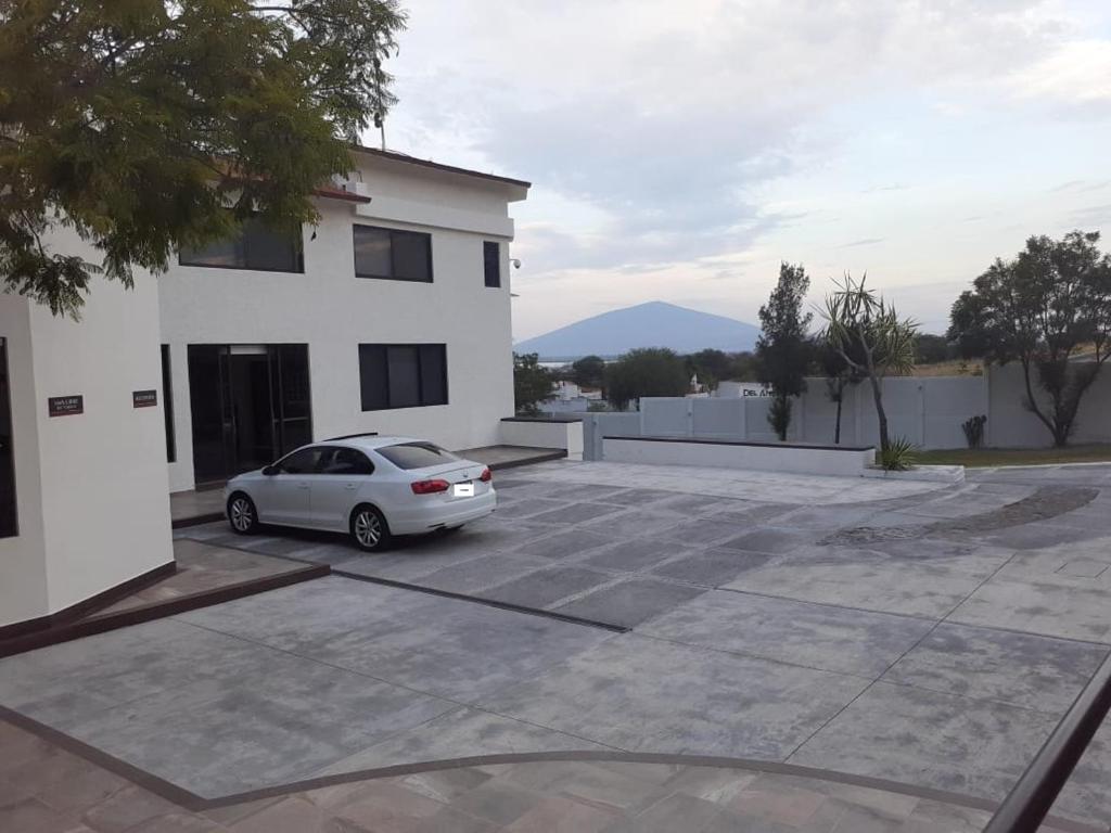 Nespecifikovaný výhled na hory nebo výhled na hory při pohledu z hotelu