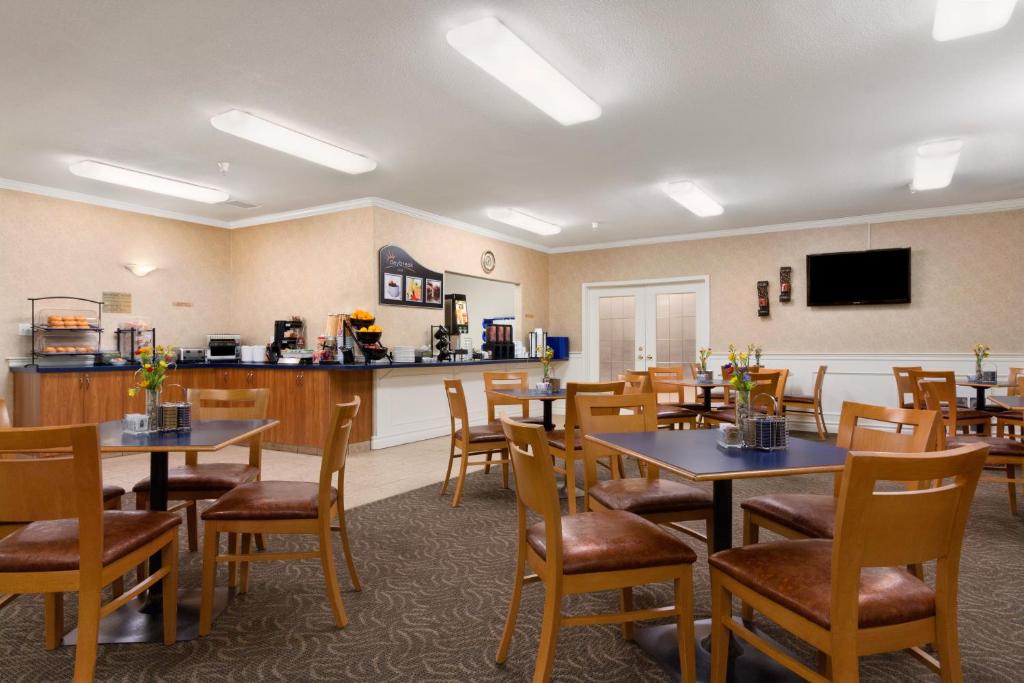 Days Inn by Wyndham Saskatoon - Resim 37