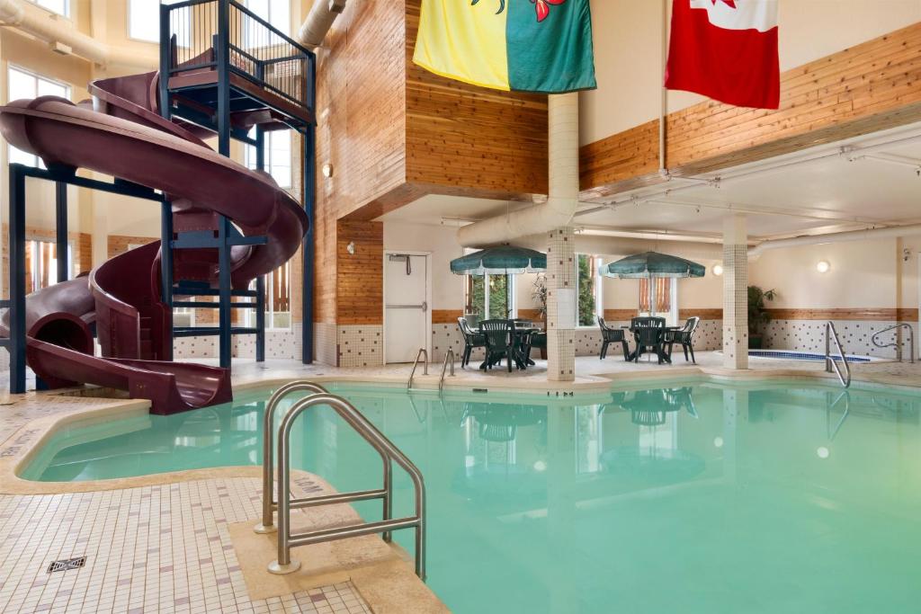 Days Inn by Wyndham Saskatoon - Resim 4