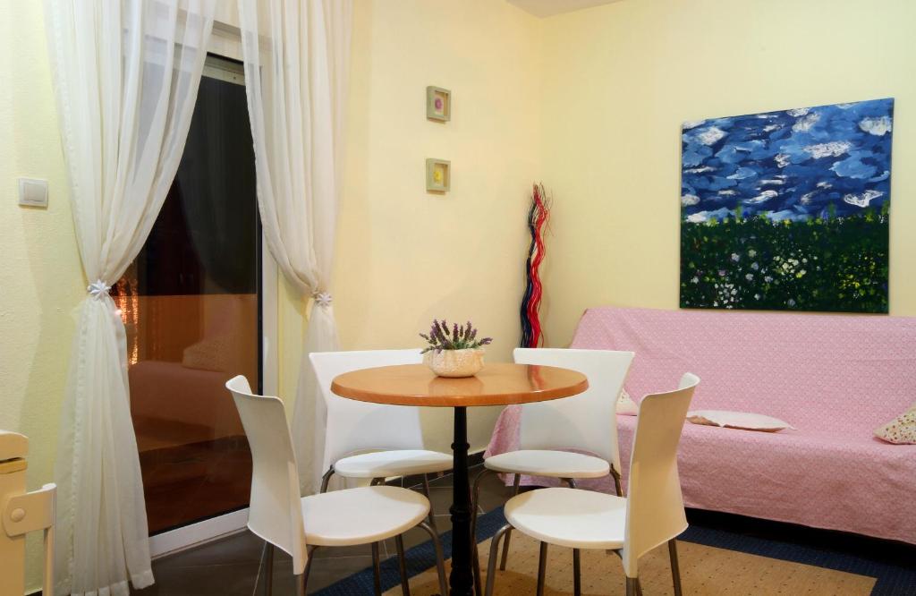 Lighthouse Apartments - 16