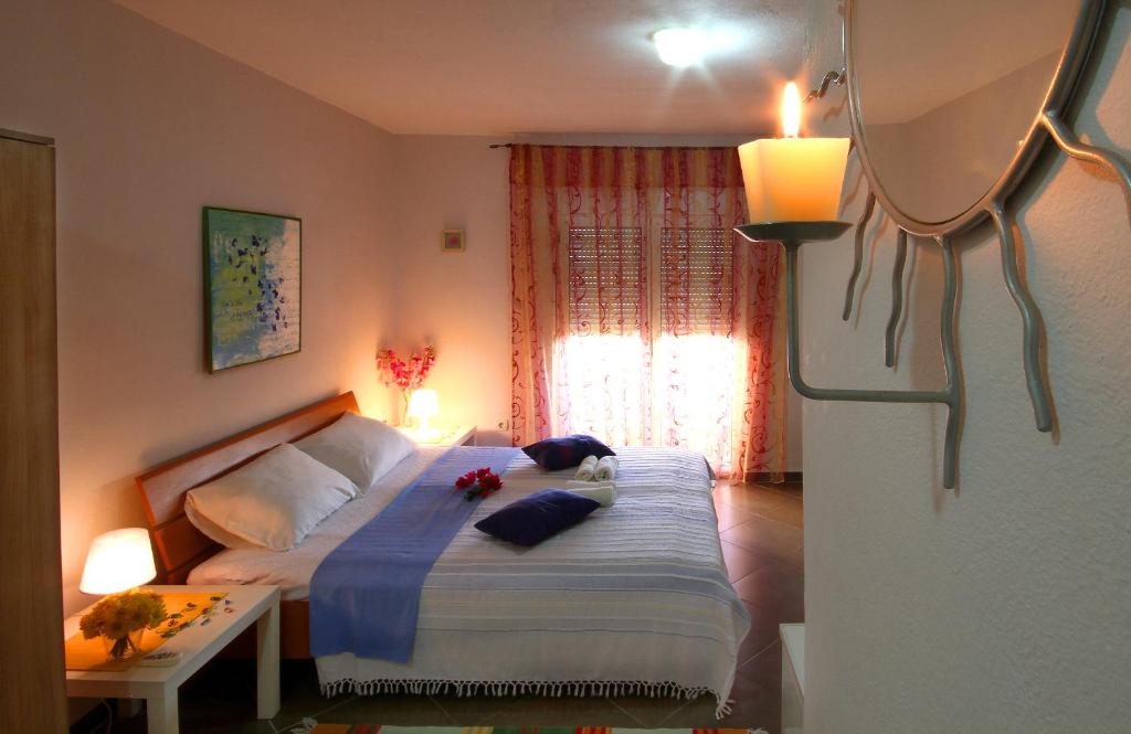 Lighthouse Apartments - 7