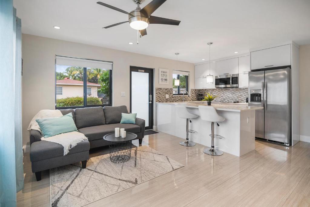 Alani Bay Condos - Departamento