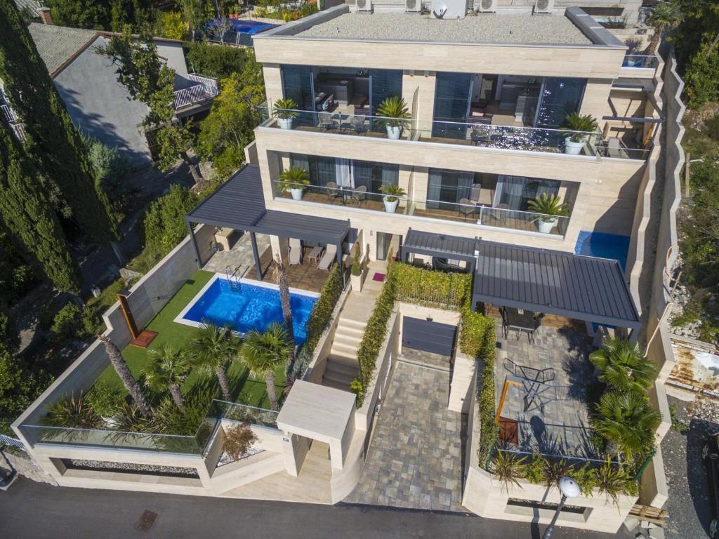 Bazén v ubytování Apartments DEL MAR 1 nebo v jeho okolí