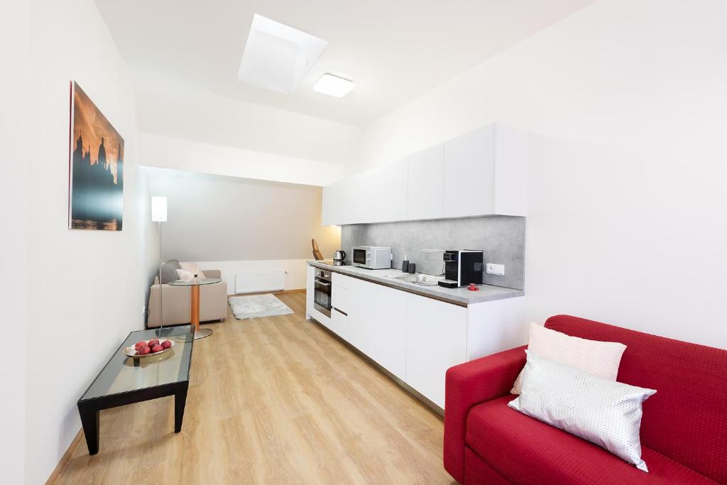 Kuchyň nebo kuchyňský kout v ubytování Prague Roof Apartments