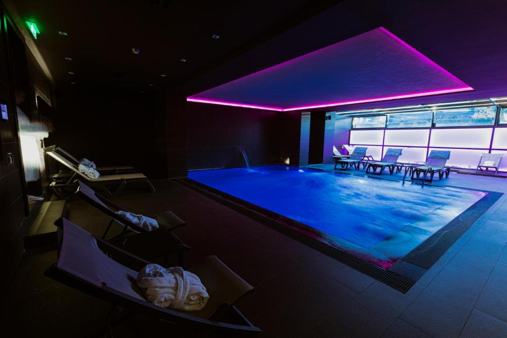 Bazén v ubytování Privilege Hotel & Spa nebo v jeho okolí