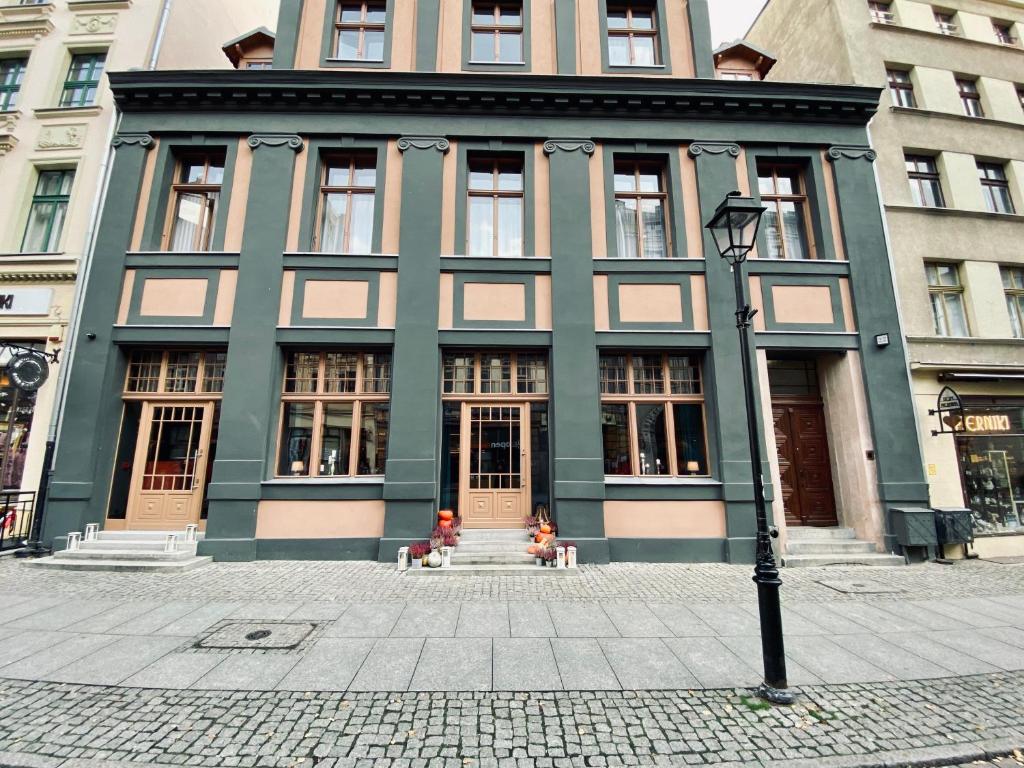 Budova, kde se aparthotel nachází