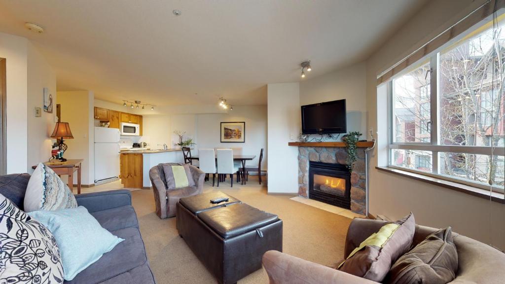 Kuchyň nebo kuchyňský kout v ubytování Whistler Blackcomb Vacation Rentals - Village North
