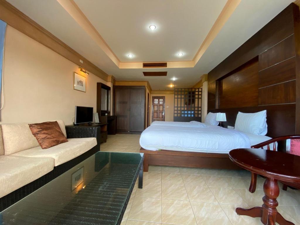 Gallery image of Baan Kongdee Sunset Resort Kata in Kata Beach