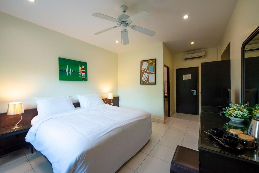 Lokal Phuket \ - Resim 38