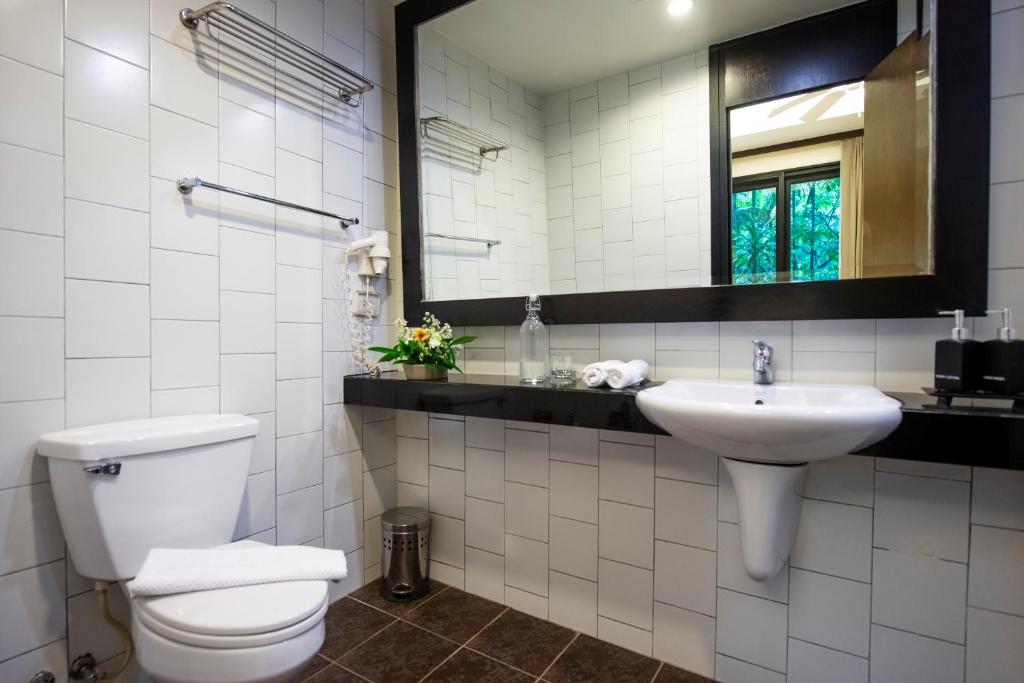 Lokal Phuket \ - Resim 21