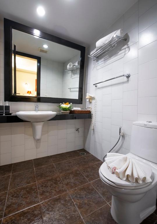 Lokal Phuket \ - Resim 14