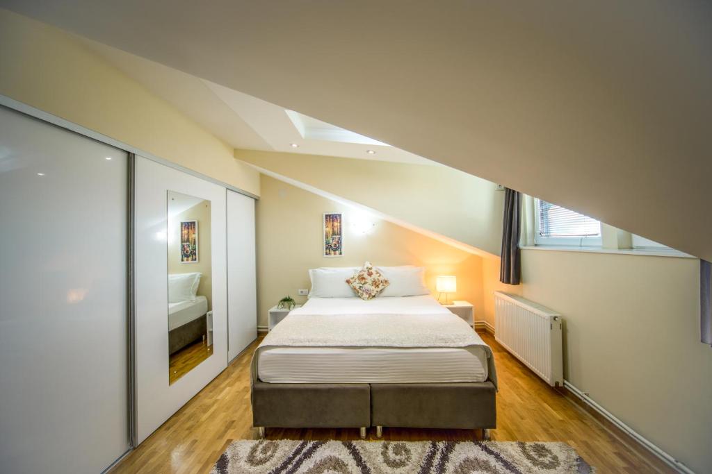 F Apartmani Kragujevac - Luxuary Business Suites - Deluxe Apartment