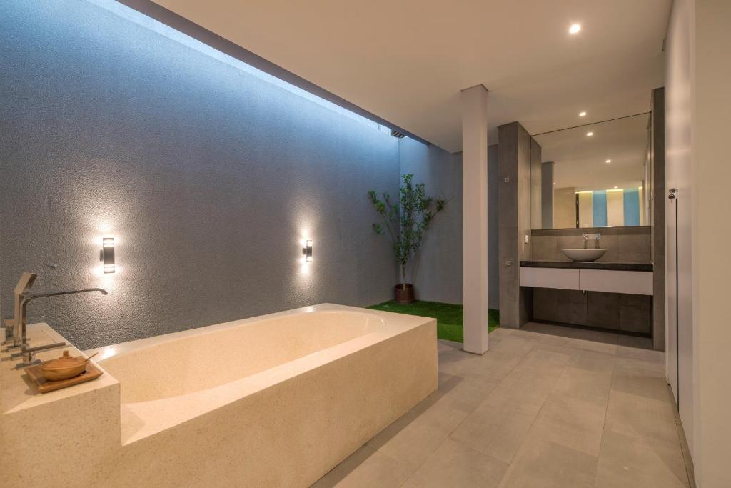 Villa DeDayuh Seminyak - 6