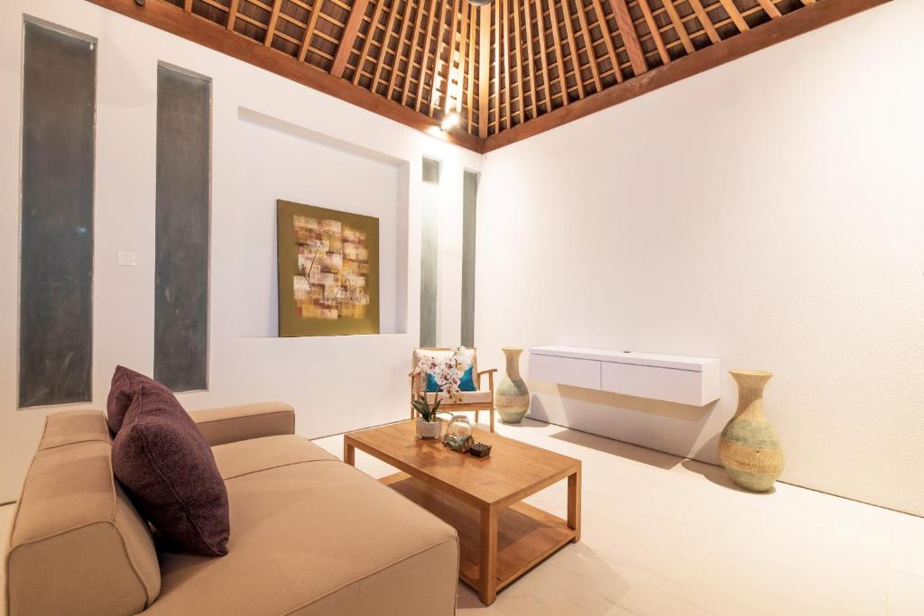 Villa DeDayuh Seminyak - 2