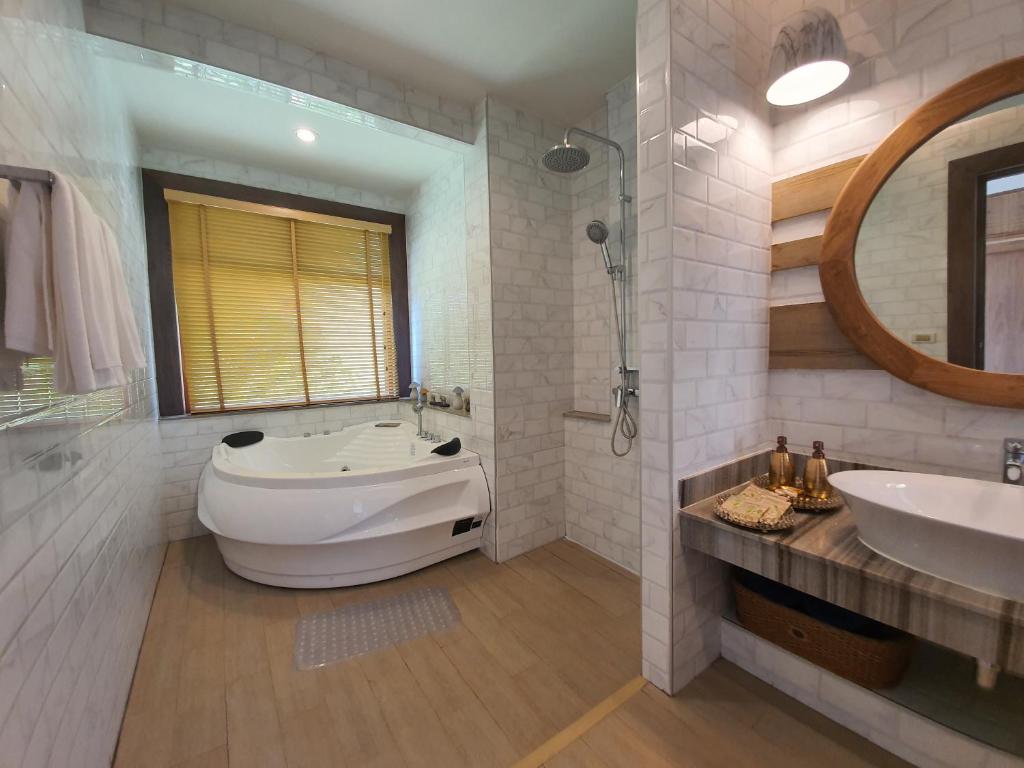 Khaolak Blue Sky Villa - 13