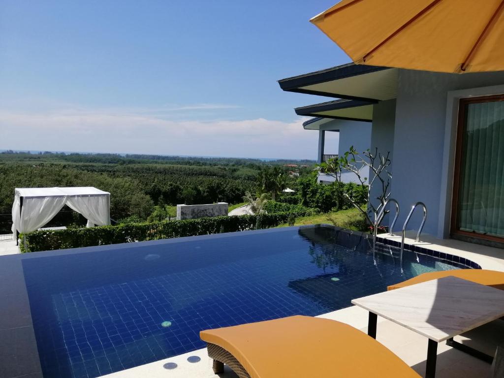 Khaolak Blue Sky Villa - 12