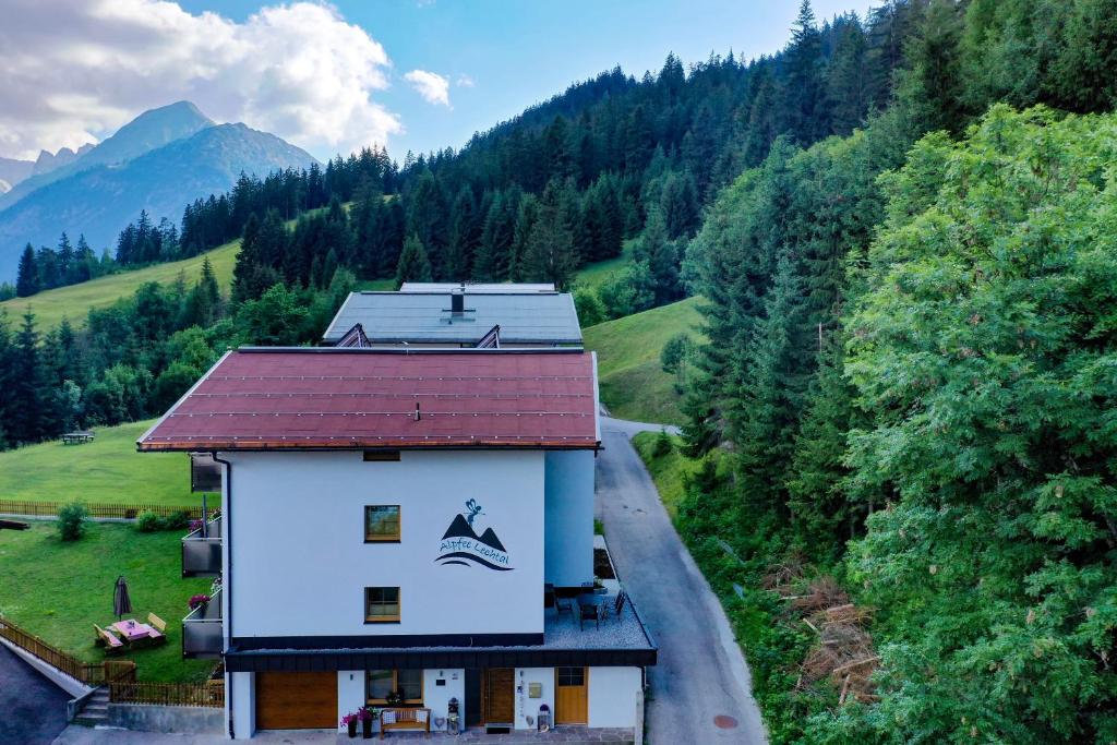 Nespecifikovaný výhled na hory nebo výhled na hory při pohledu z apartmánu