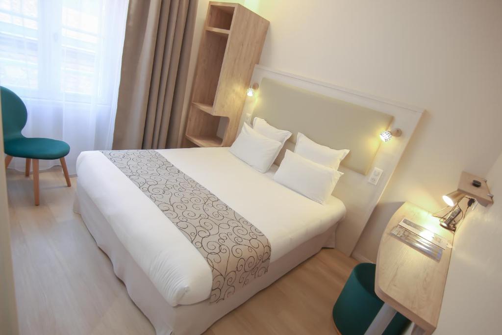 Hôtel Montaigne - 14