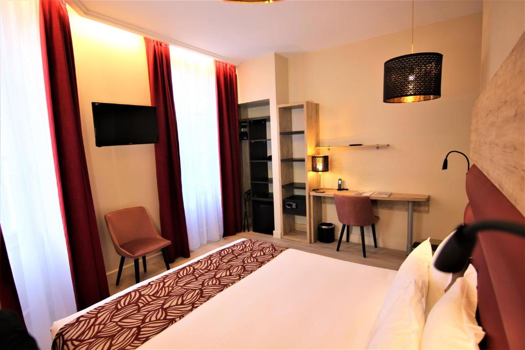 Hôtel Montaigne - 1