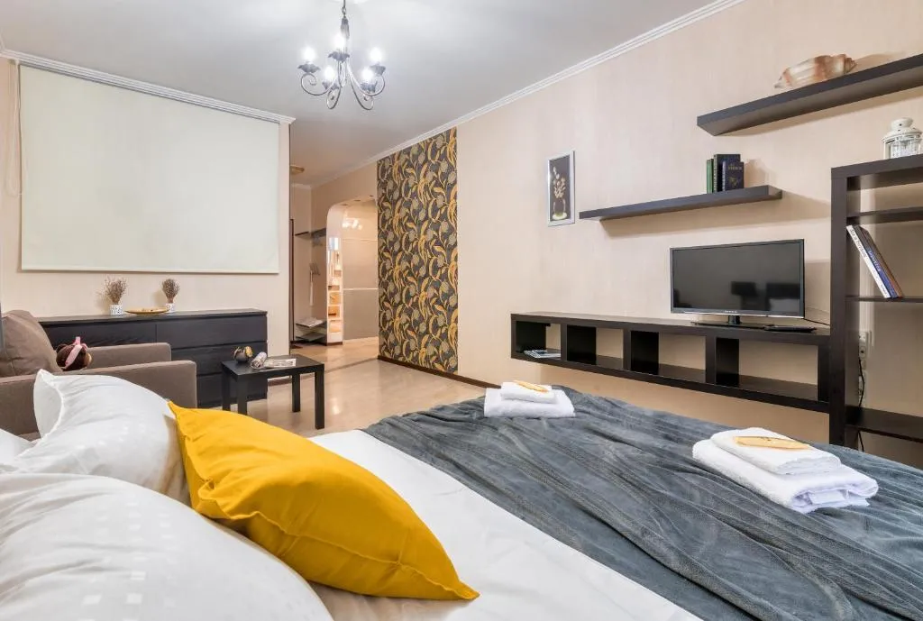 One Bedroom Apartment Bright-Двухкомнатная квартира у Газпром Арены, RentHouse, Kudrovo, Russia