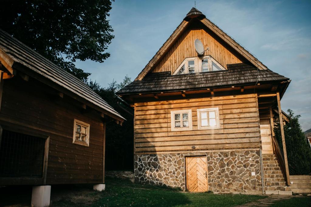 Budova, v ktorej sa horská chata nachádza
