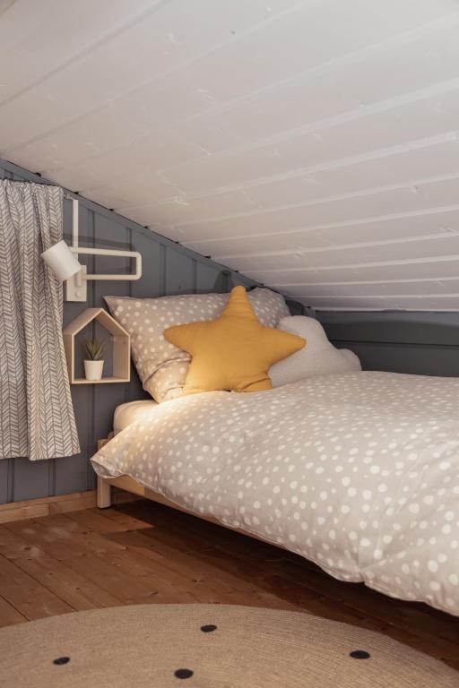 A bed or beds in a room at Chalet Franz