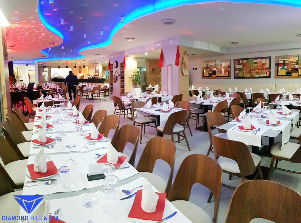 Restoran või mõni muu söögikoht majutusasutuses Diamond Hill Resort & SPA