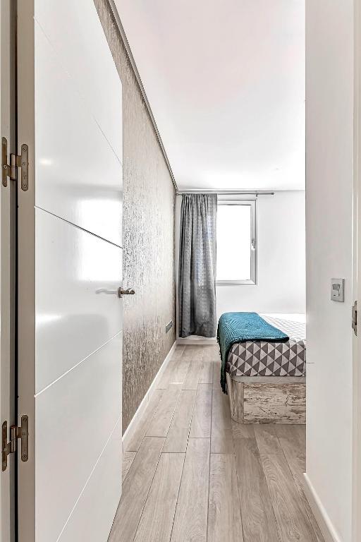 Posteľ alebo postele v izbe v ubytovaní OCEAN GARDEN APARTMENT WITH SEAVIEW.