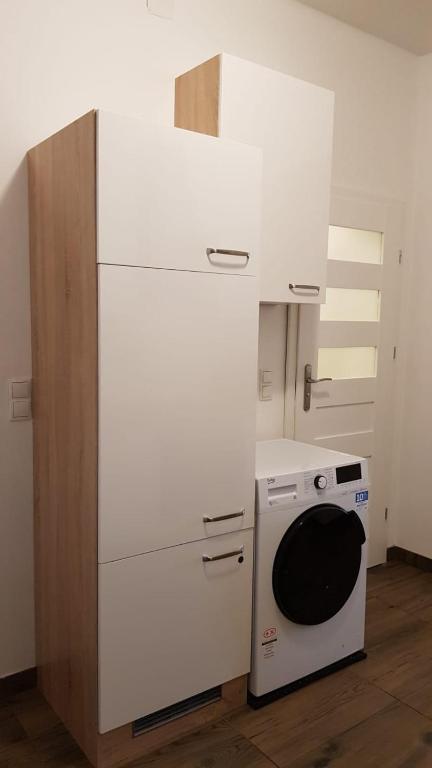 Kuchnia lub aneks kuchenny w obiekcie Vienna Smile Apartment Schoenbrunn