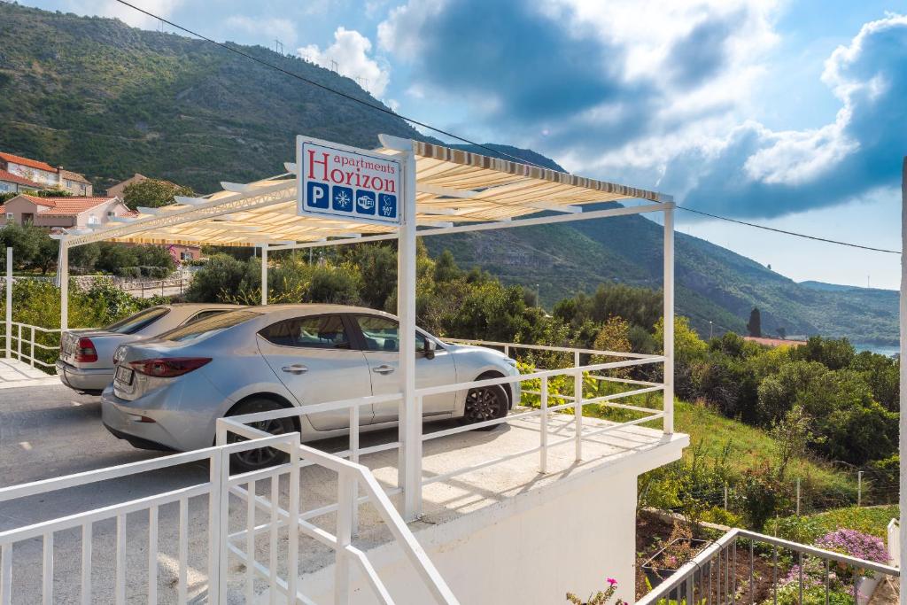 Výhľad na hory alebo výhľad na hory priamo z apartmánu
