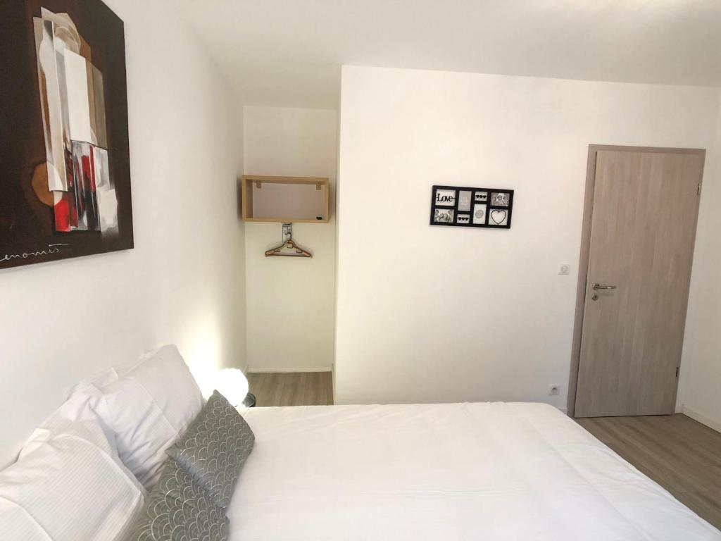 Deluxe Design - City Center Cosy Apartments - 12