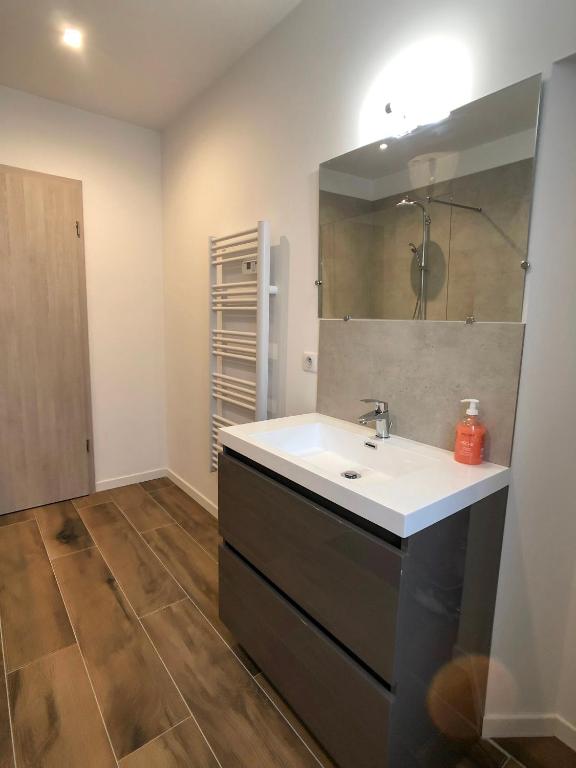 Deluxe Design - City Center Cosy Apartments - 9