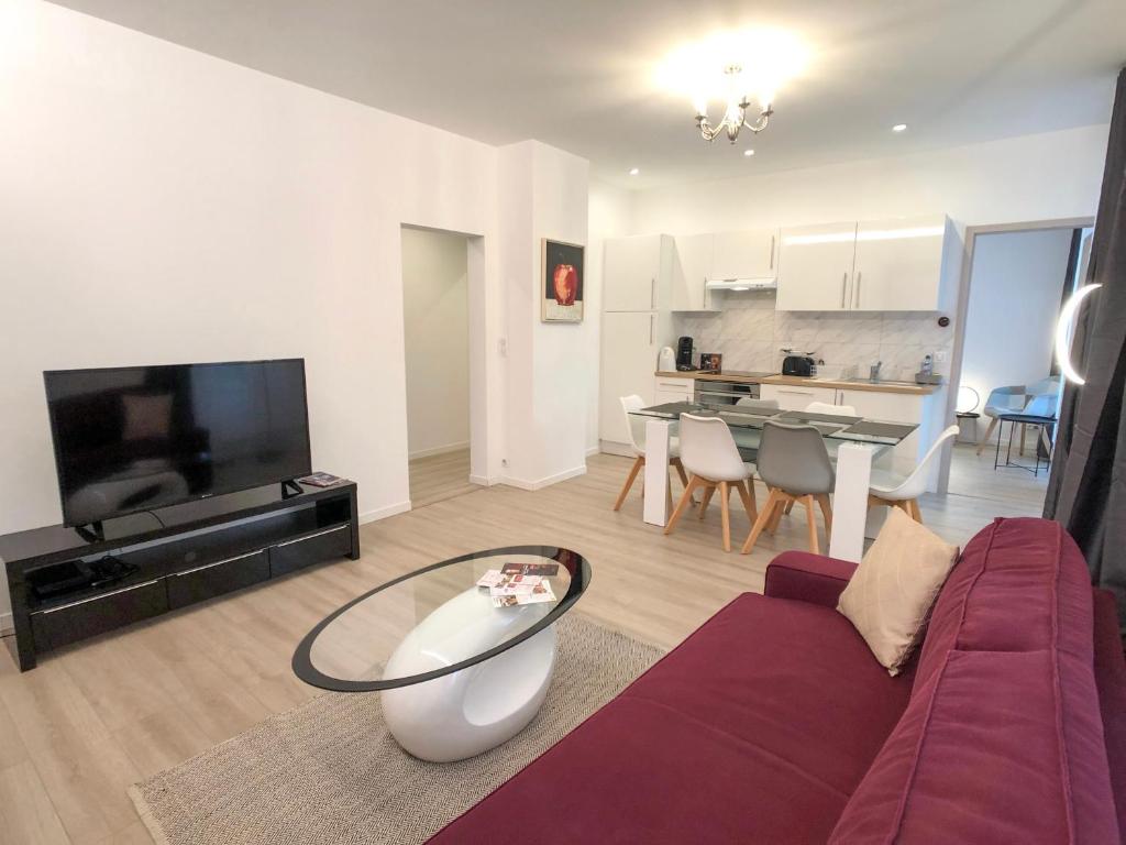 Deluxe Design - City Center Cosy Apartments – photo 8