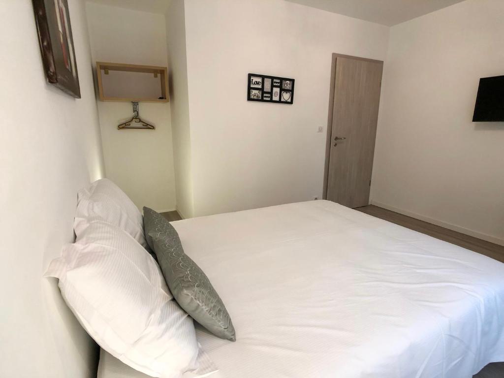 Deluxe Design - City Center Cosy Apartments - 8