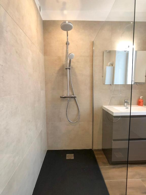 Deluxe Design - City Center Cosy Apartments – photo 15
