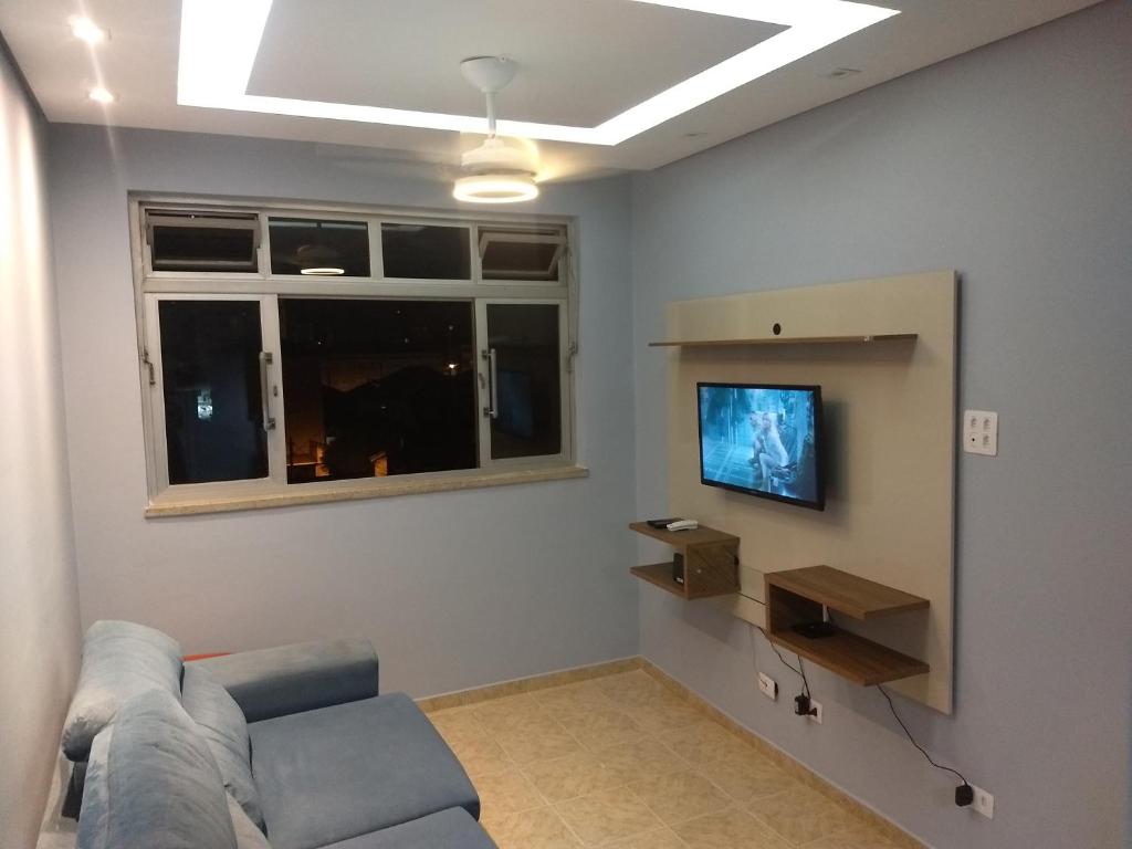  Apartamento Amplo. 1 quarto. 5 quadras da praia