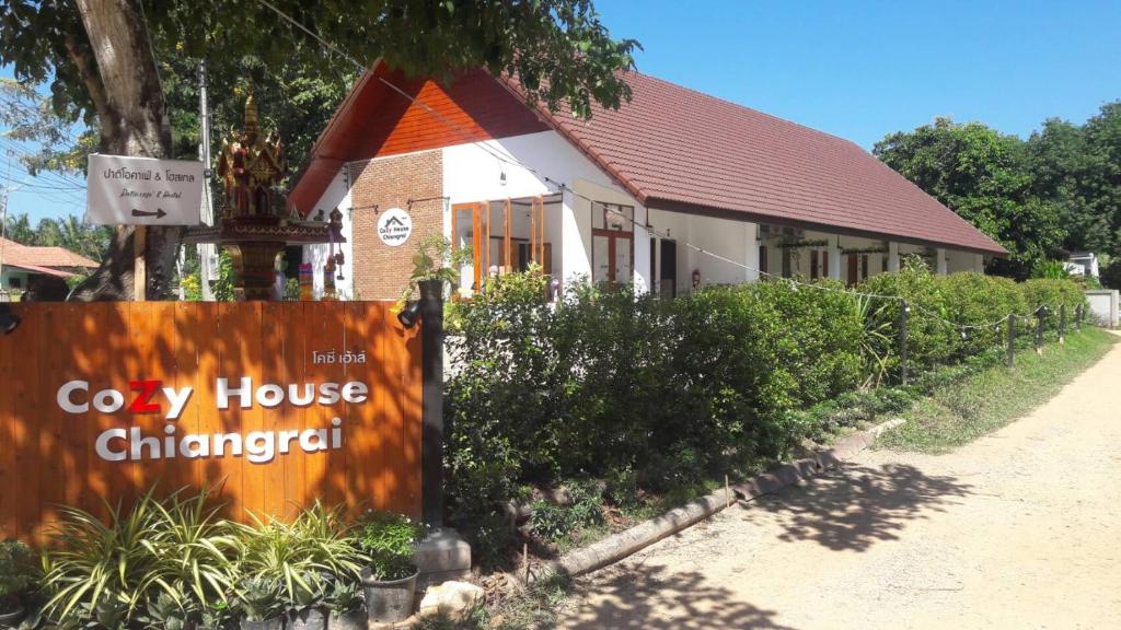 Gallery image of CoZy House Chiangrai in Chiang Rai
