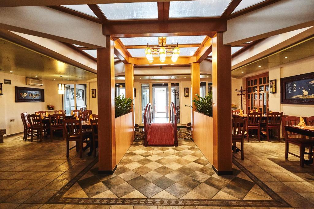 Restaurace v ubytování Hotel Vila Emei