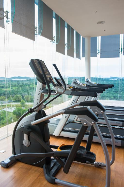 Fitness centrum a/nebo fitness zařízení v ubytování Grand Medini Suites by RR JBcity