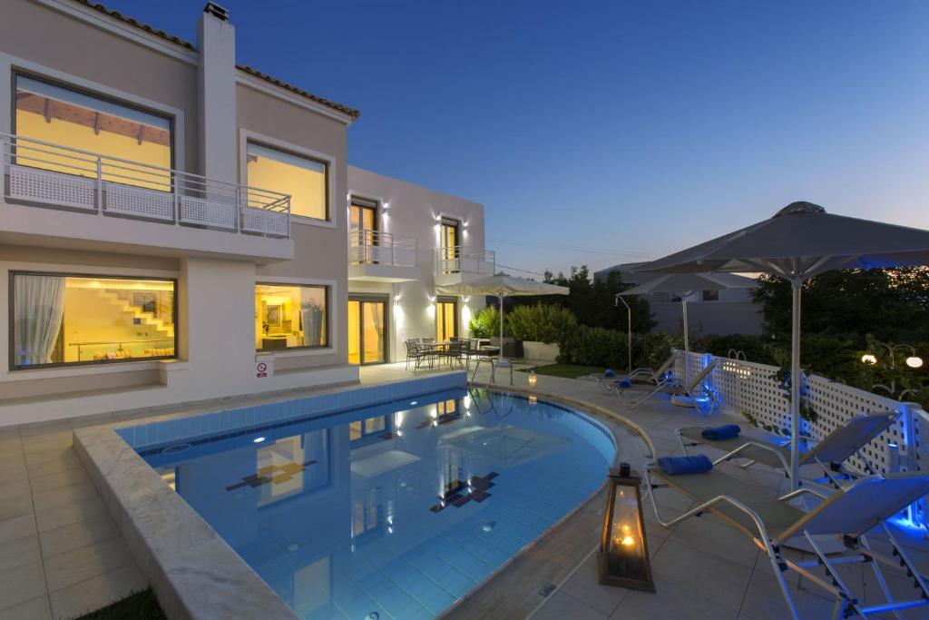 Basen w obiekcie Salvia Villas lub w pobliżu