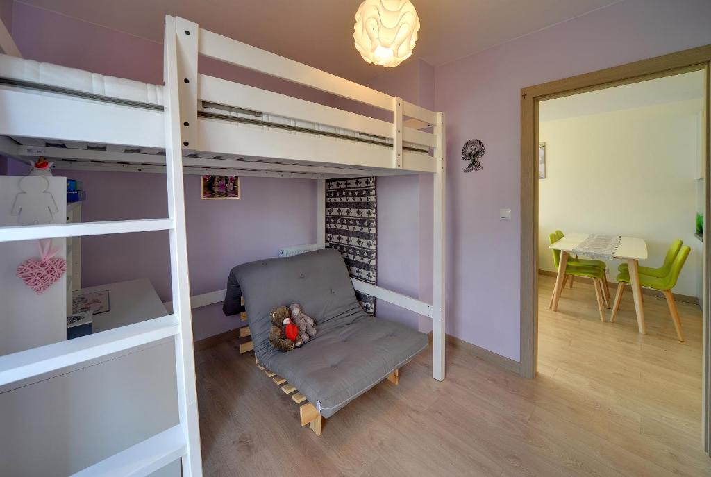 Posedenie v ubytovaní Przytulne Apartamenty Sun Seasons 24 z Pięknym Widokiem w Szklarskiej Porębie by Noclegi Renters