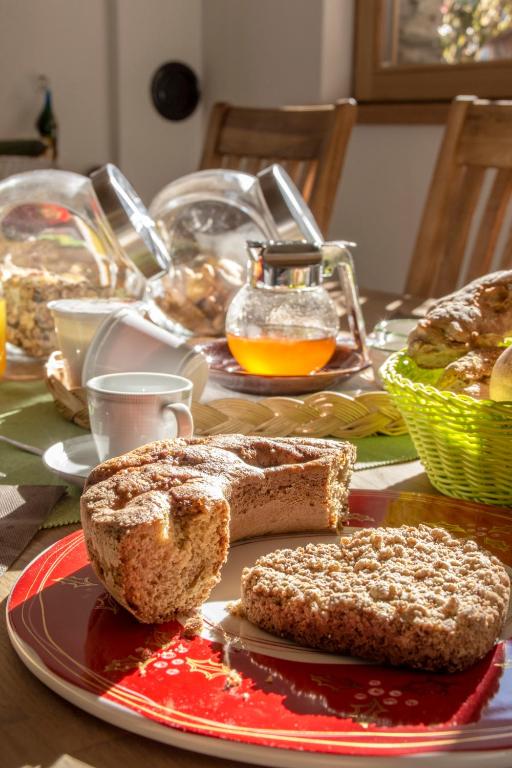 Jedlo v ubytovaní bed & breakfast alebo blízkom okolí
