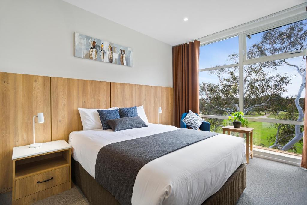 Postel nebo postele na pokoji v ubytování Parkside Motel Geelong
