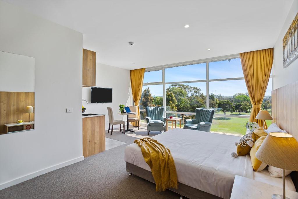 TV a/nebo společenská místnost v ubytování Parkside Motel Geelong