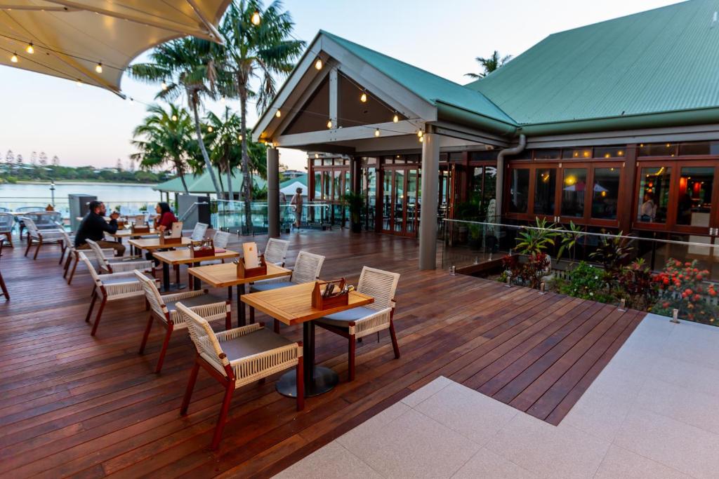 Restaurace v ubytování Novotel Sunshine Coast Resort