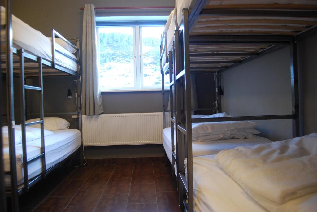 Tehúsið Hostel - Litera En La Habitación Del Dormitorio Mixto