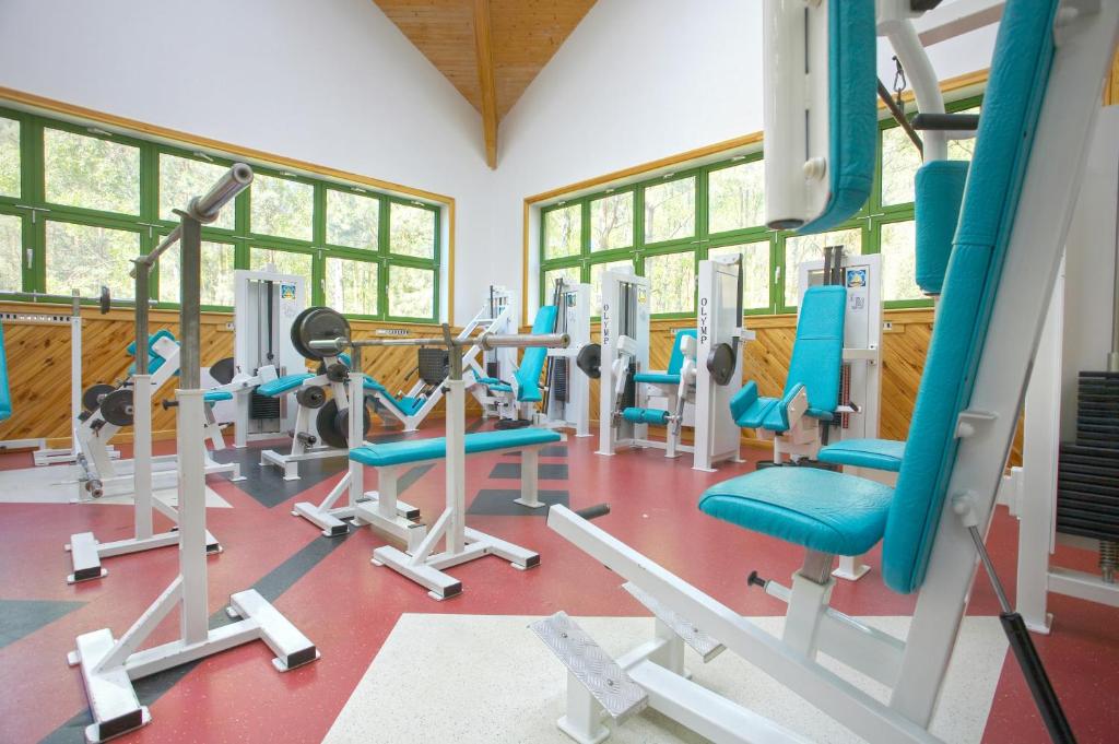Fitness centrum a/nebo fitness zařízení v ubytování Geovita Dąbki