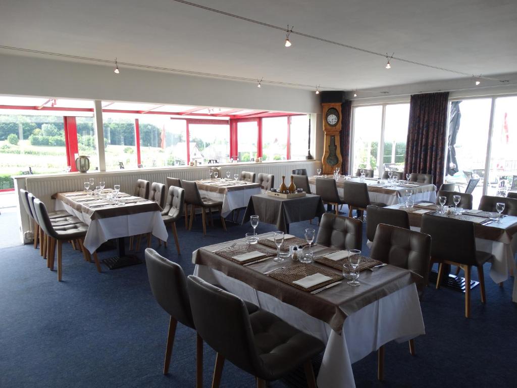 Restaurace v ubytování Vakantieverblijf Berg en Dal