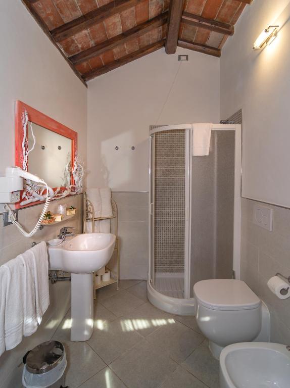 A bathroom at Villa Il Fortino