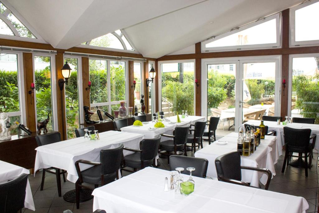 Restaurace v ubytování HOTEL PARQÉO im A66